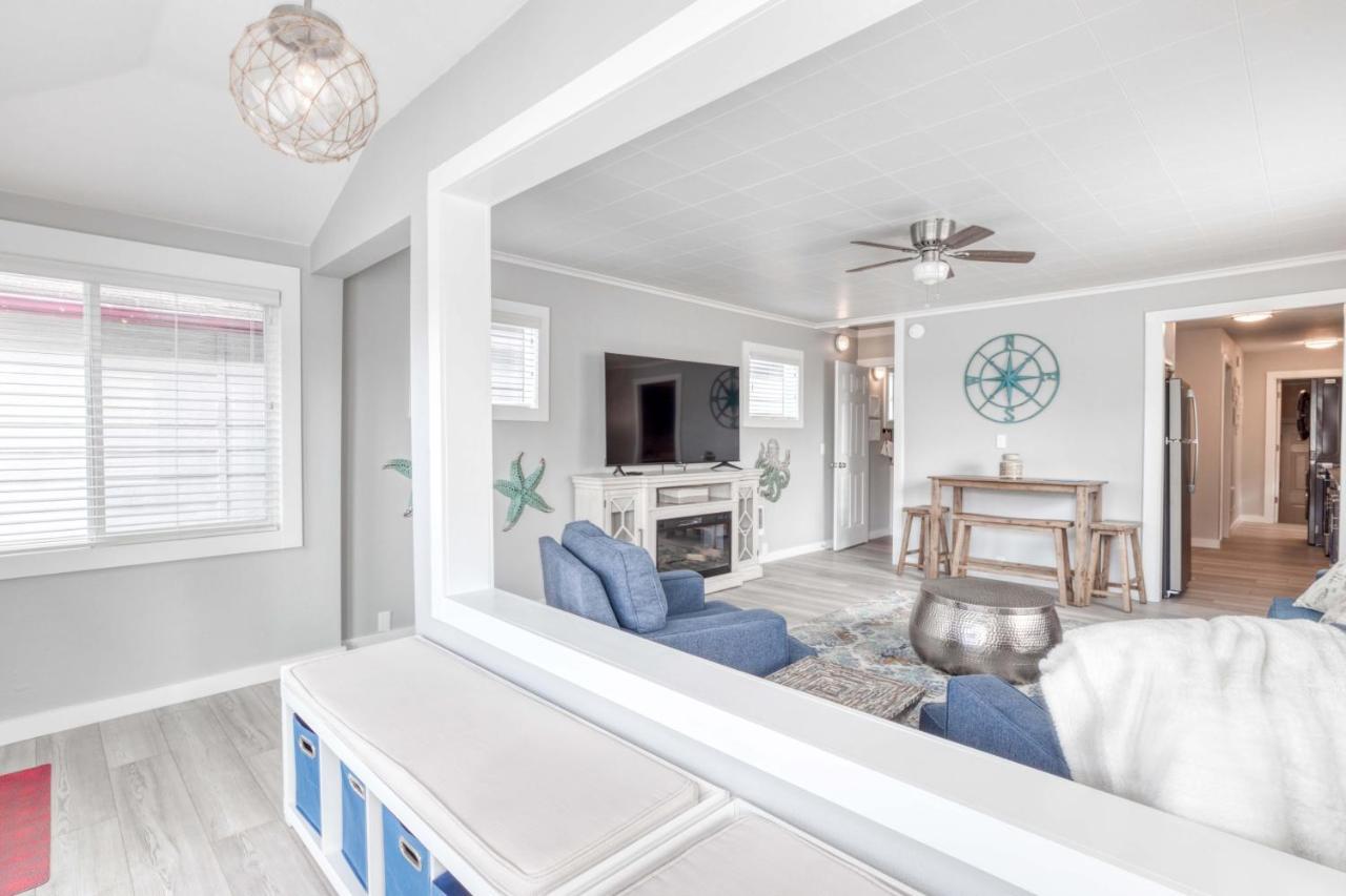 Villa On The Rocks à Rockaway Beach Extérieur photo